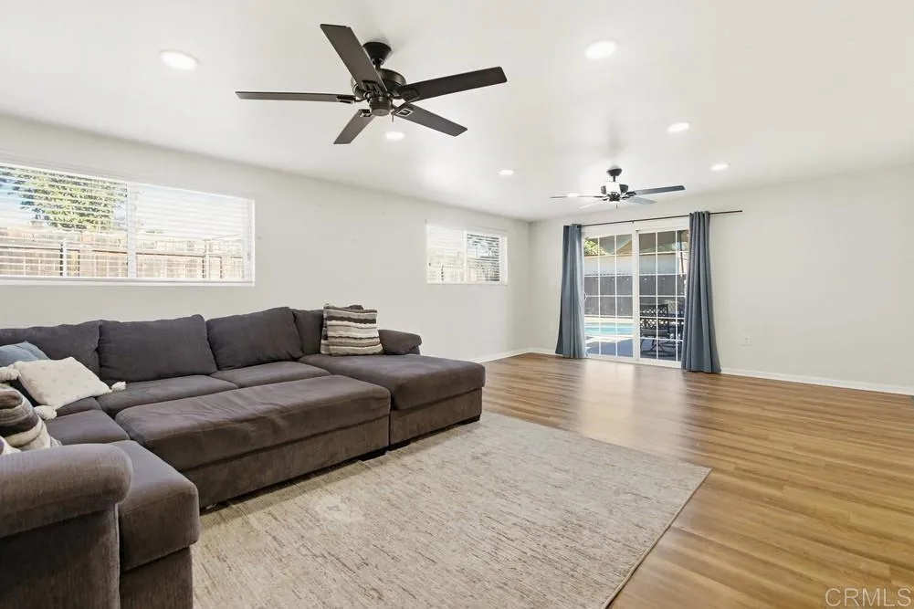 https://cdn.realtyfeed.com/cdn/127/306630876/f9340b9070abd5ede81cfe177536e328.webp