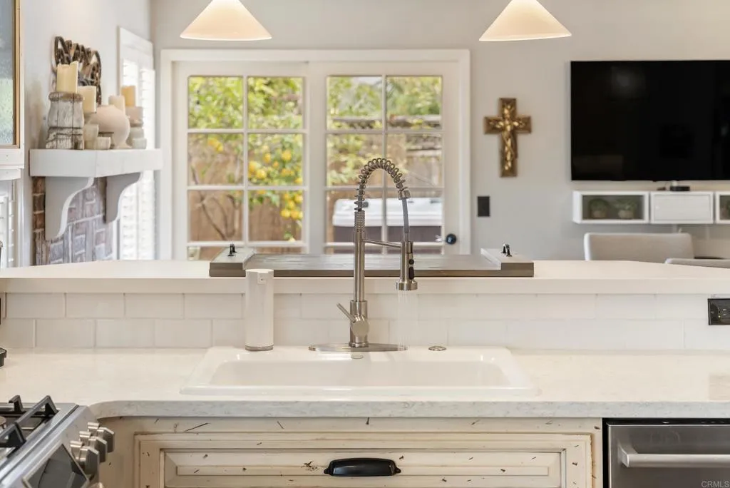 https://cdn.realtyfeed.com/cdn/127/306630910/12dc4d81a9d7822ab4f5a7560b0d081a.webp