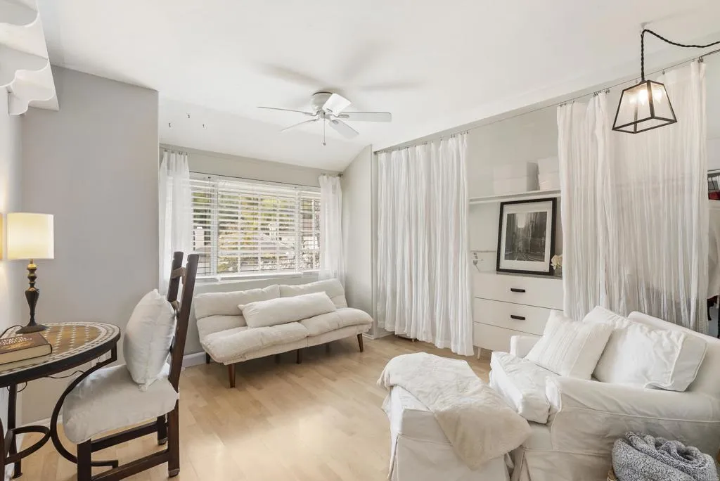https://cdn.realtyfeed.com/cdn/127/306630910/46a4afe189f575074ac45de3c0f36d53.webp