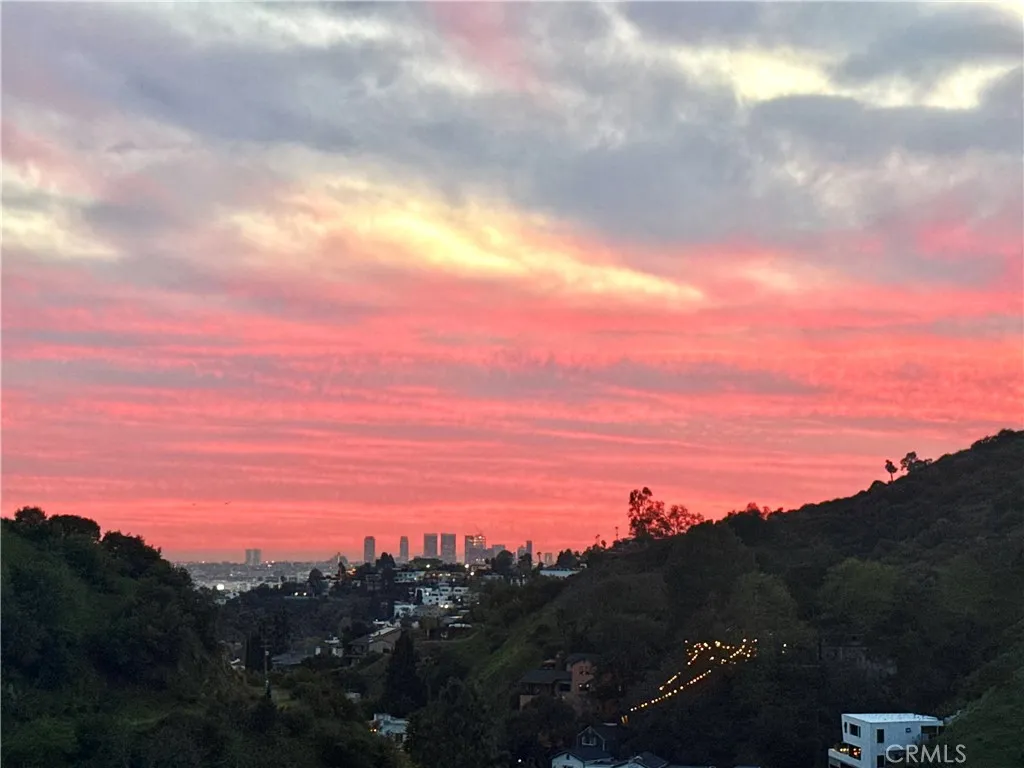 Los Angeles, CA 90068