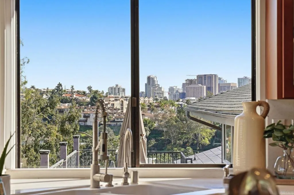 https://cdn.realtyfeed.com/cdn/127/306630961/419583282a93d1a2d469ebc1de3bbe65.webp