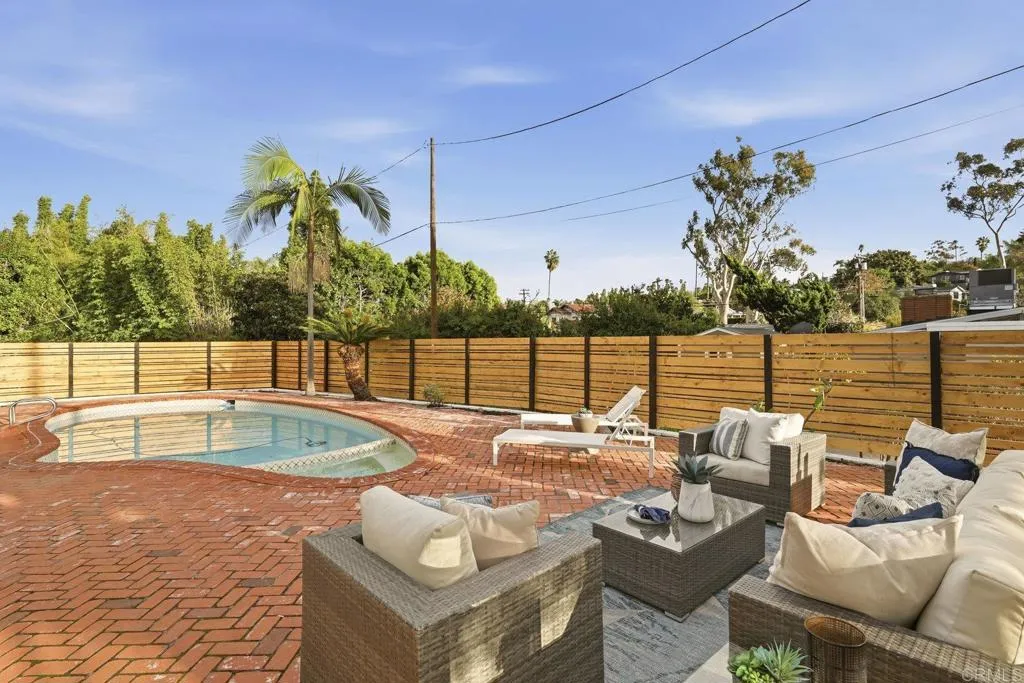https://cdn.realtyfeed.com/cdn/127/306630965/9921d9ee3ea4b537fd32da4b813a1214.webp