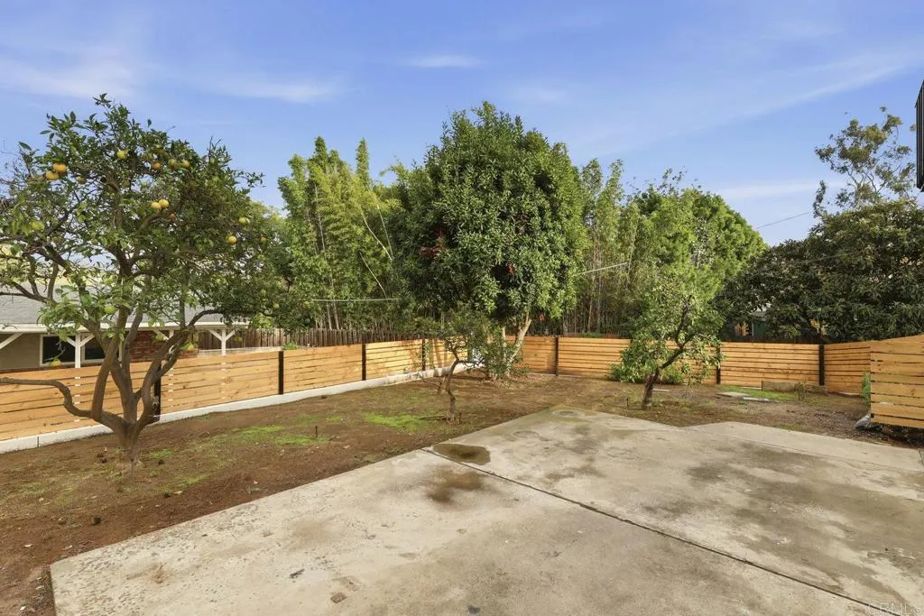 https://cdn.realtyfeed.com/cdn/127/306630965/a2983664f52f1b0af7f3249b4bead42b.webp