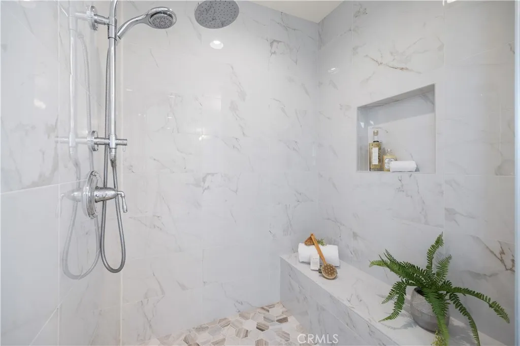 https://cdn.realtyfeed.com/cdn/127/306631022/2c6aad7b6d8905f03a2ea34cfe3d1431.webp