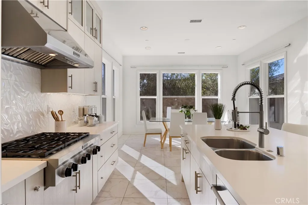 https://cdn.realtyfeed.com/cdn/127/306631022/5cb0ec261026474ada3ff5369c9eb79b.webp
