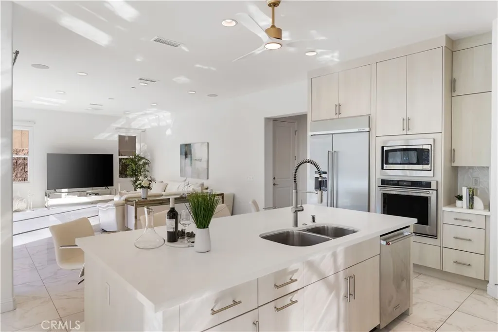 https://cdn.realtyfeed.com/cdn/127/306631022/bb2193c28308547209662f032a8a9e78.webp