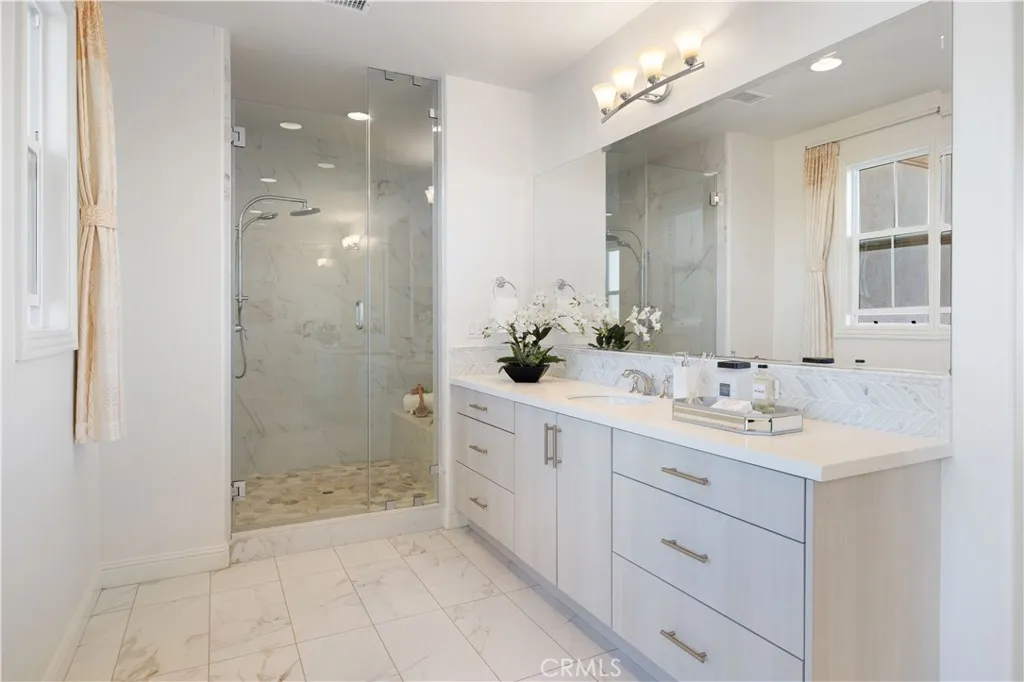 https://cdn.realtyfeed.com/cdn/127/306631022/f5046e3ae9a1786dceb39f8ba7794b3c.webp
