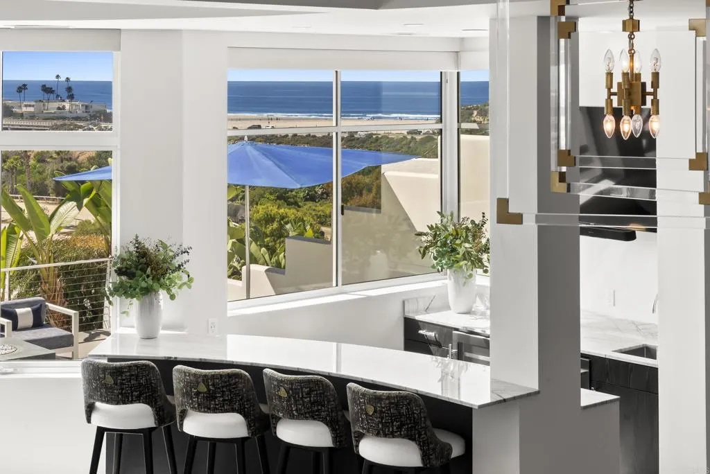 https://cdn.realtyfeed.com/cdn/127/306631083/18d48e2d261516ca388a3b4453955fde.webp