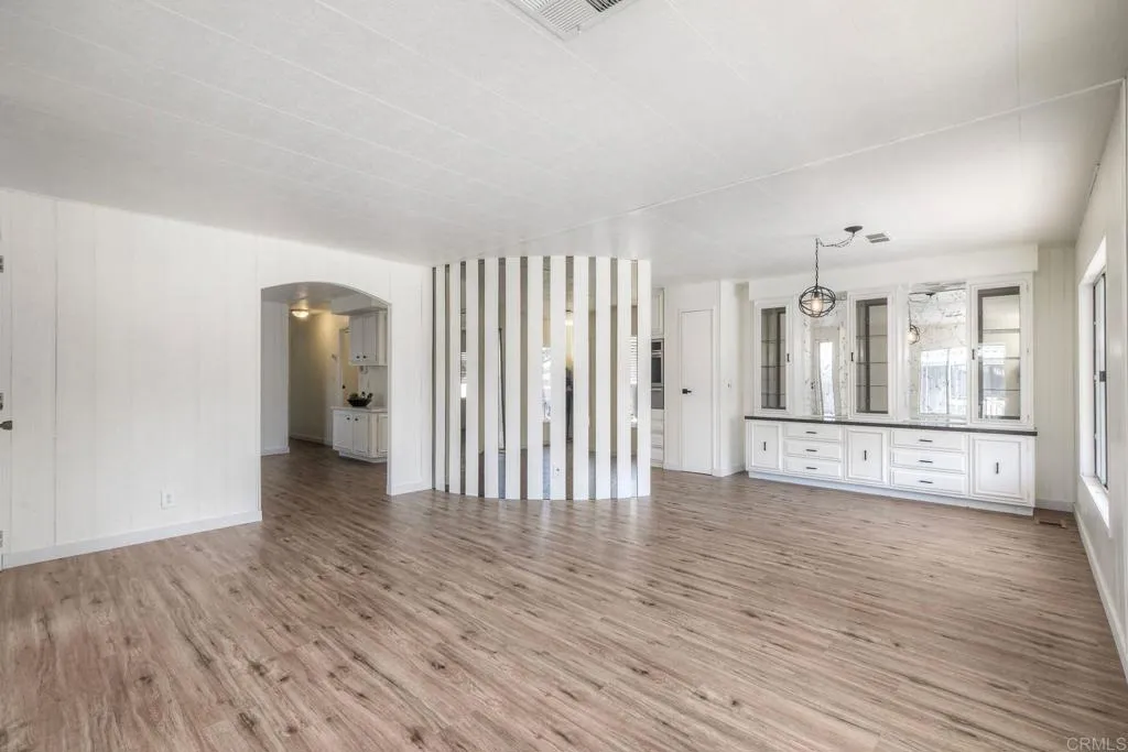 https://cdn.realtyfeed.com/cdn/127/306631090/2ff85549dd07bf3eb303db4562039825.webp