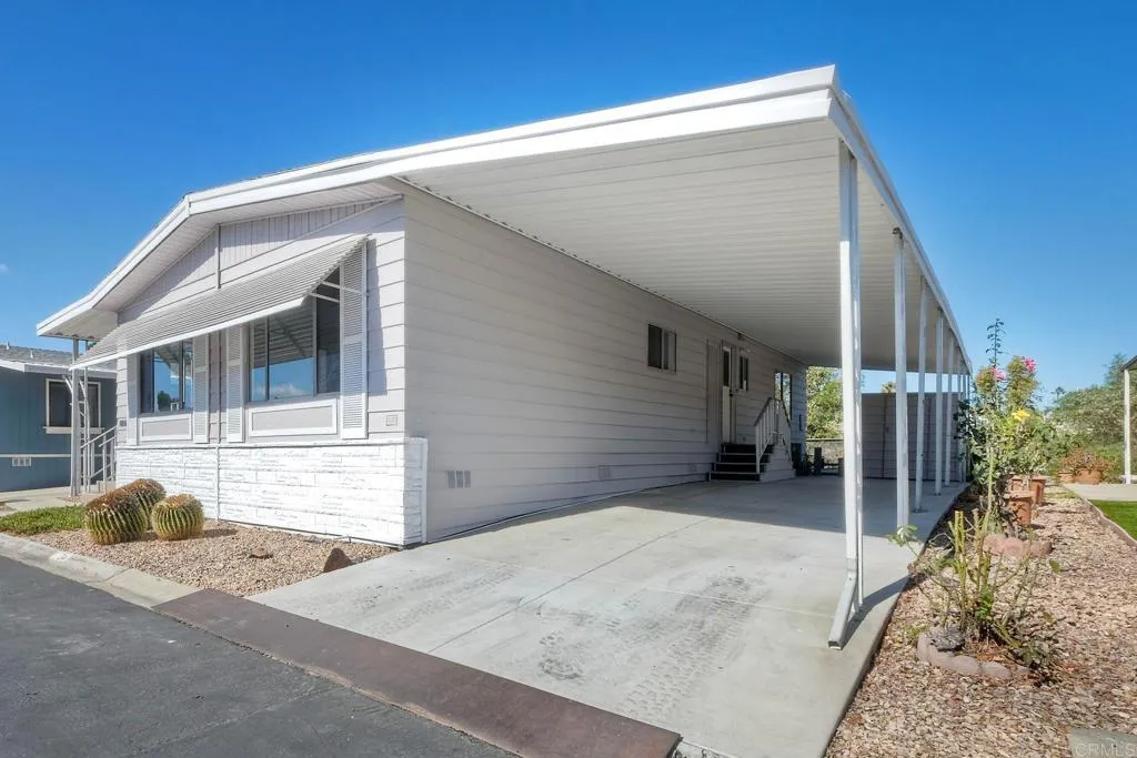 https://cdn.realtyfeed.com/cdn/127/306631090/70e1cc15011ce91782891b64a0c1f7af.webp