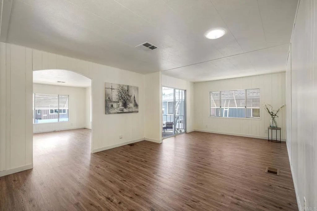 https://cdn.realtyfeed.com/cdn/127/306631090/e7b40335eb25810c7f91ddacba7cbe2a.webp