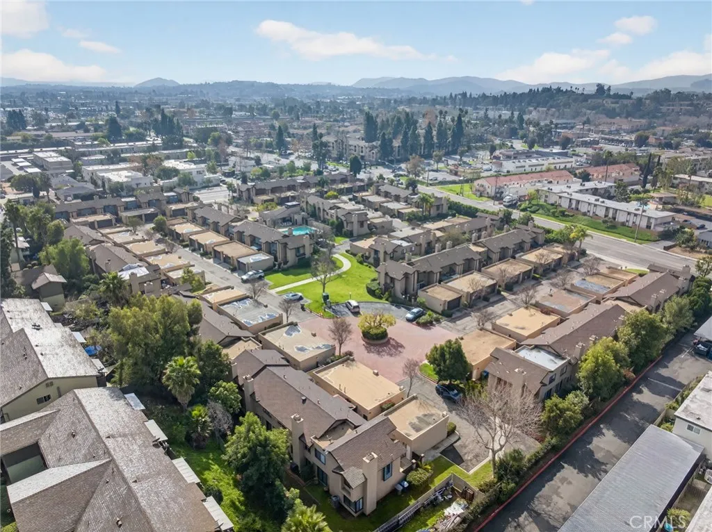 https://cdn.realtyfeed.com/cdn/127/306631103/b14a37d6f8d7454333c09e736e9313f2.webp