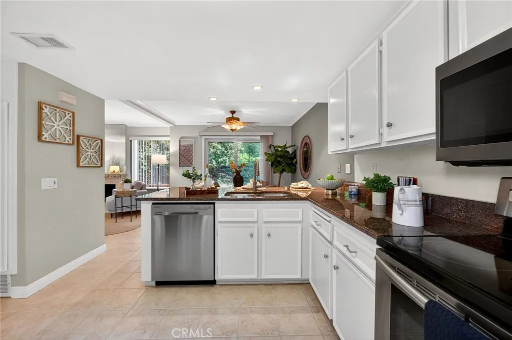 https://cdn.realtyfeed.com/cdn/127/306631103/da40dc3c71a0b9214d13390a1e3e2aa7.webp