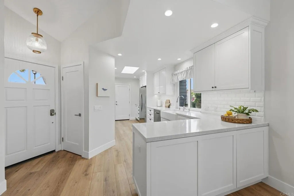 7102 Linden, Carlsbad, CA, 92011 7102 Linden, Carlsbad, CA, 92011