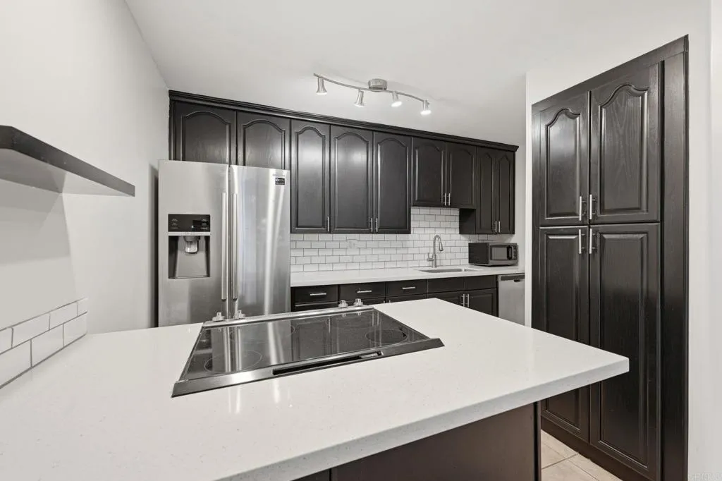https://cdn.realtyfeed.com/cdn/127/306631180/500e9b053d8ce684bea1f3953cf7a967.webp