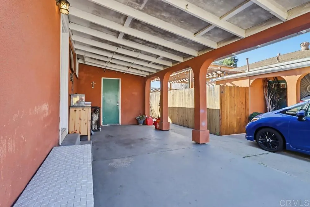 https://cdn.realtyfeed.com/cdn/127/306631201/e3841e7476484f9845e919863cf6c23d.webp
