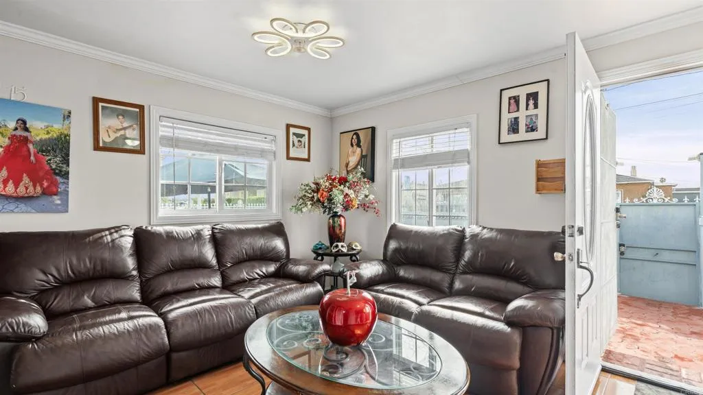 https://cdn.realtyfeed.com/cdn/127/306631202/07277fc5e65af4568773298cae495ab9.webp