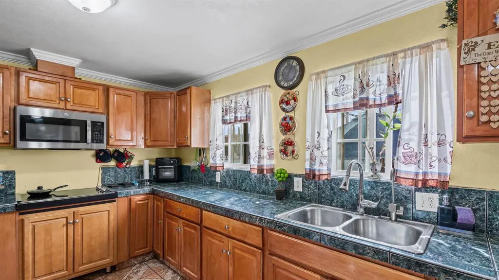 https://cdn.realtyfeed.com/cdn/127/306631202/128447cf12bea8a71276b9eb404333c7.webp
