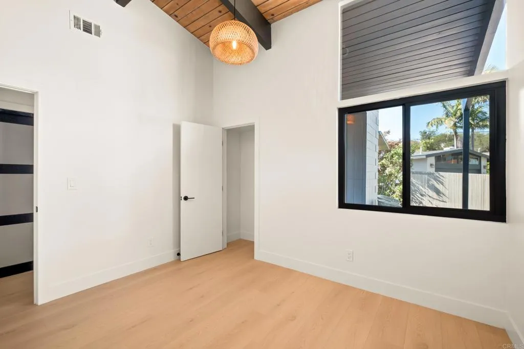 https://cdn.realtyfeed.com/cdn/127/306631207/224073e6e3b495a58b05388787e352ac.webp