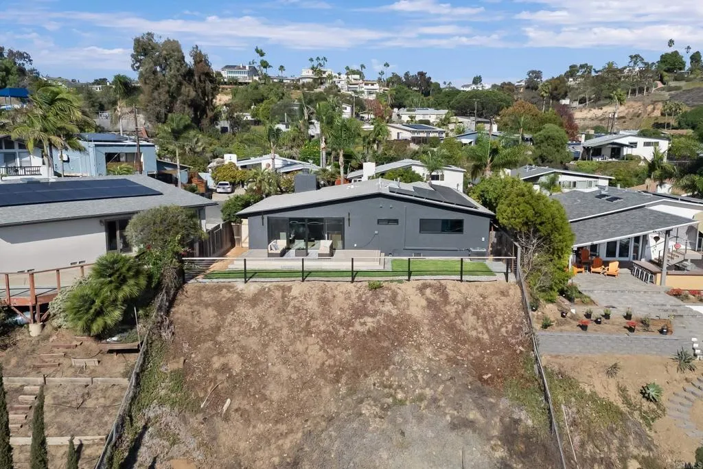 https://cdn.realtyfeed.com/cdn/127/306631207/48f48f51e10ae77e478f25992d5eaa96.webp