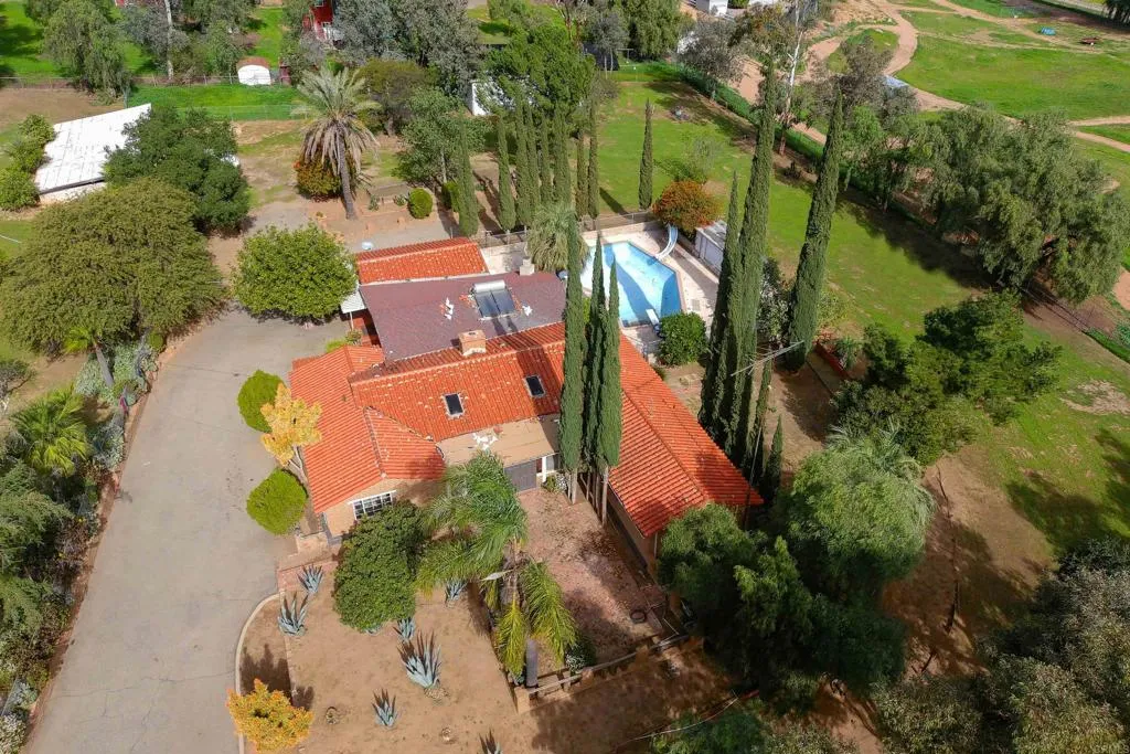 https://cdn.realtyfeed.com/cdn/127/306631242/41e0d1ceeaf5fadf798ad27ceb19c991.webp