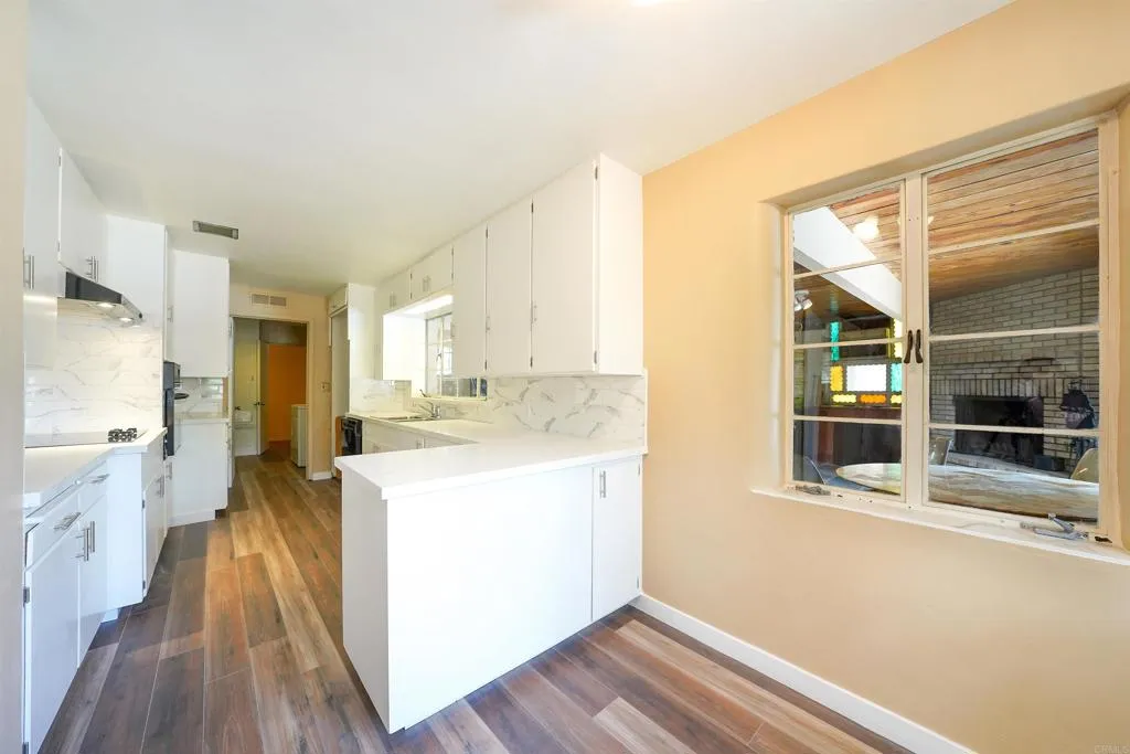 https://cdn.realtyfeed.com/cdn/127/306631242/49f0890c92aaef0185c3d6f729bf5099.webp