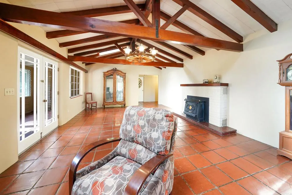 https://cdn.realtyfeed.com/cdn/127/306631242/5d7c069e75767c13456182d8e4c37d0a.webp