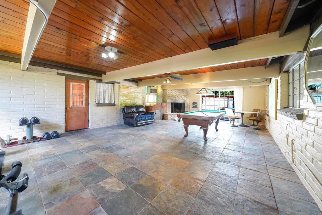https://cdn.realtyfeed.com/cdn/127/306631242/6bc6335300336773e4d4581690902c23.webp