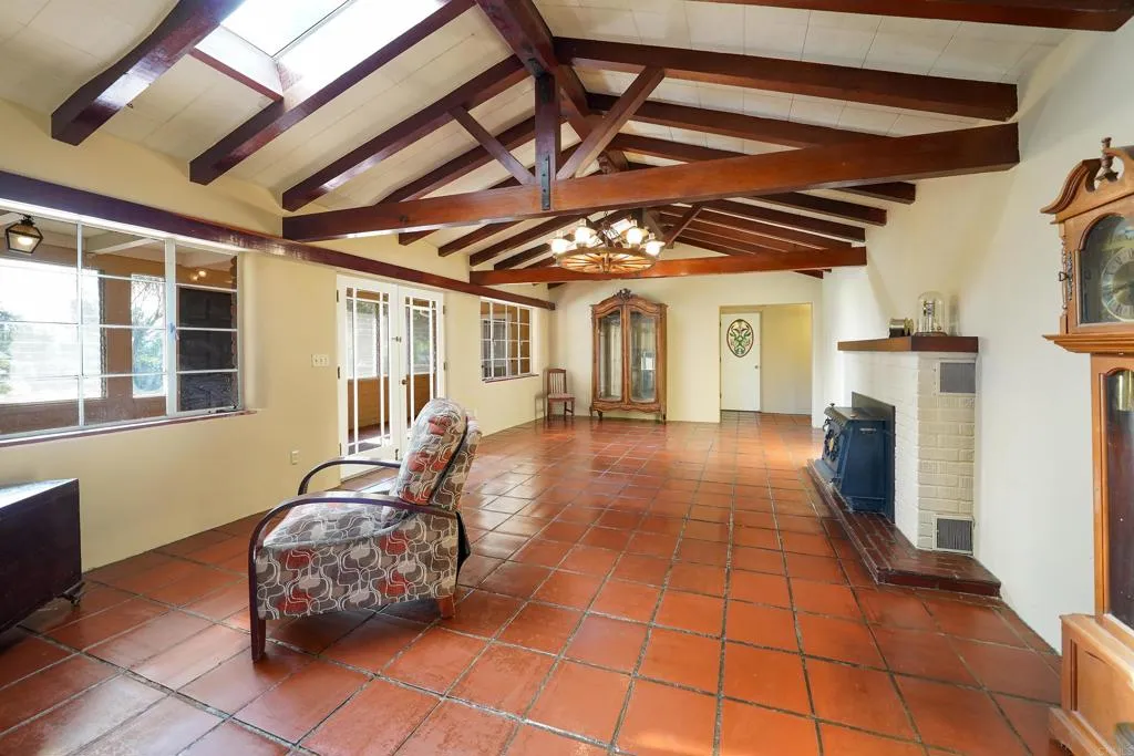 https://cdn.realtyfeed.com/cdn/127/306631242/96132fb4cc661ddb851b80f84a0a6d1d.webp