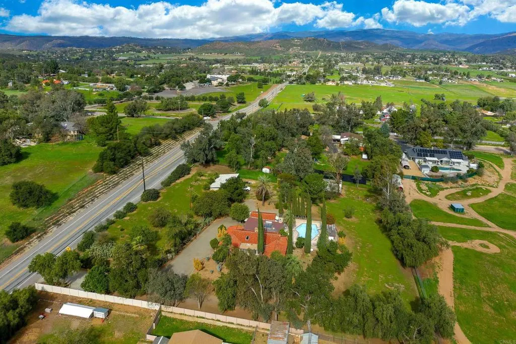https://cdn.realtyfeed.com/cdn/127/306631242/9a570c578b2d24cd535af8f82be0acc4.webp