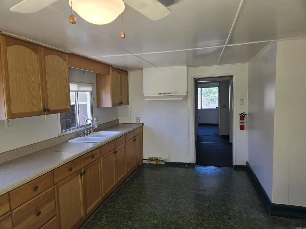 https://cdn.realtyfeed.com/cdn/127/306631279/92f5df1b33c0480124bc3d250698b649.webp