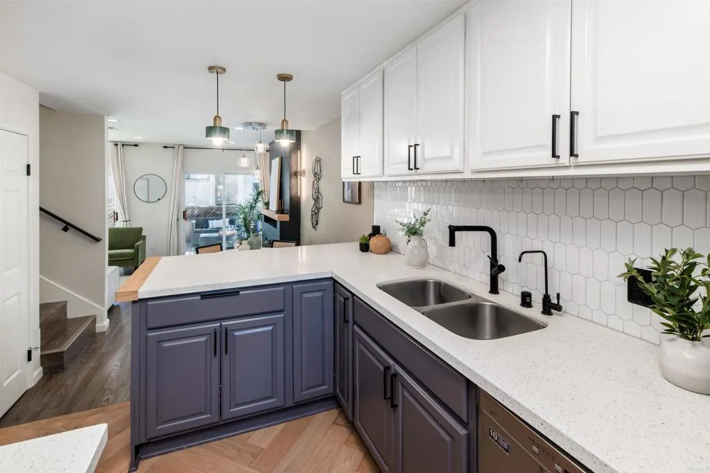 https://cdn.realtyfeed.com/cdn/127/306631357/561b6e929604997bf4a21f2a58e1d5cb.webp