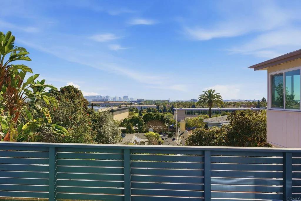 https://cdn.realtyfeed.com/cdn/127/306631377/0d8cd491f9f98ad8c699d4c093ae9d16.webp