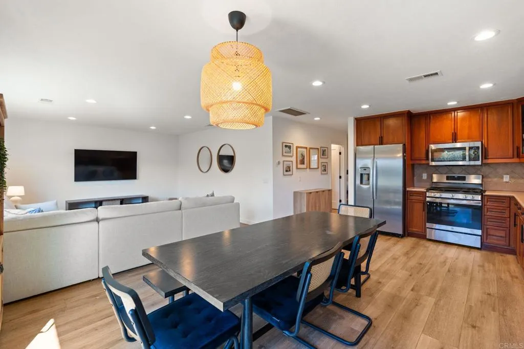 https://cdn.realtyfeed.com/cdn/127/306631414/674a29231530e50ffbdacbe943e68a84.webp