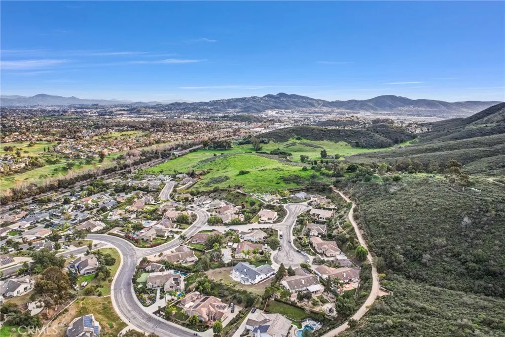 https://cdn.realtyfeed.com/cdn/127/306631428/093c35b49d1cf04a6a9826610e3e85fb.webp