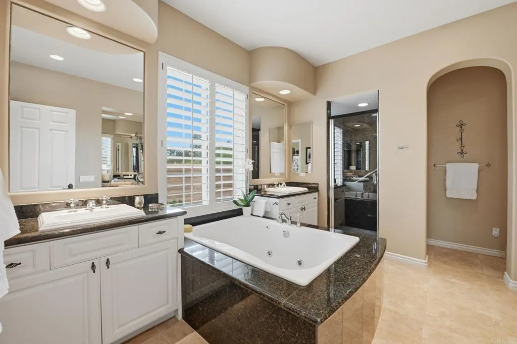 https://cdn.realtyfeed.com/cdn/127/306631443/70a3346f2987264bf5444908eb158b5d.webp