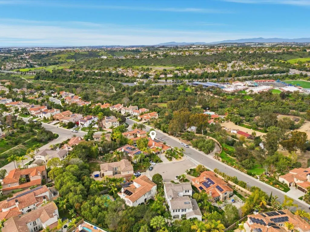 https://cdn.realtyfeed.com/cdn/127/306631443/d0260c7535217ba0fa4883e086a955b8.webp