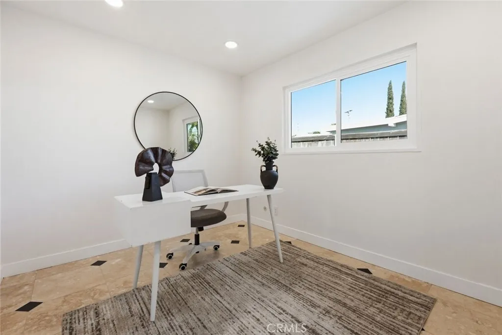 https://cdn.realtyfeed.com/cdn/127/306631469/88278221e1689f14f69eec378d251e16.webp