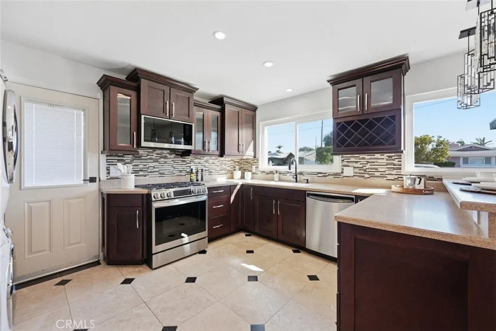 https://cdn.realtyfeed.com/cdn/127/306631469/c3c74bfb8a81911dee9556a7b7d15039.webp