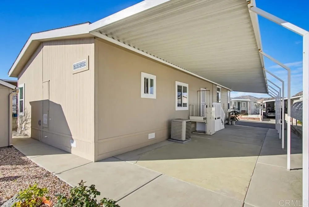 https://cdn.realtyfeed.com/cdn/127/306631475/18471574a632ec23d467398181a9dbdf.webp