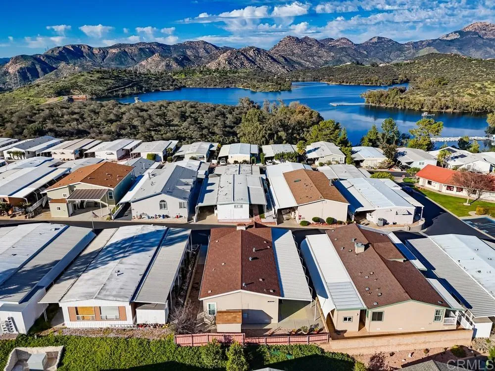 https://cdn.realtyfeed.com/cdn/127/306631475/549a3dd432a7e59e6b75d800580e9d0f.webp