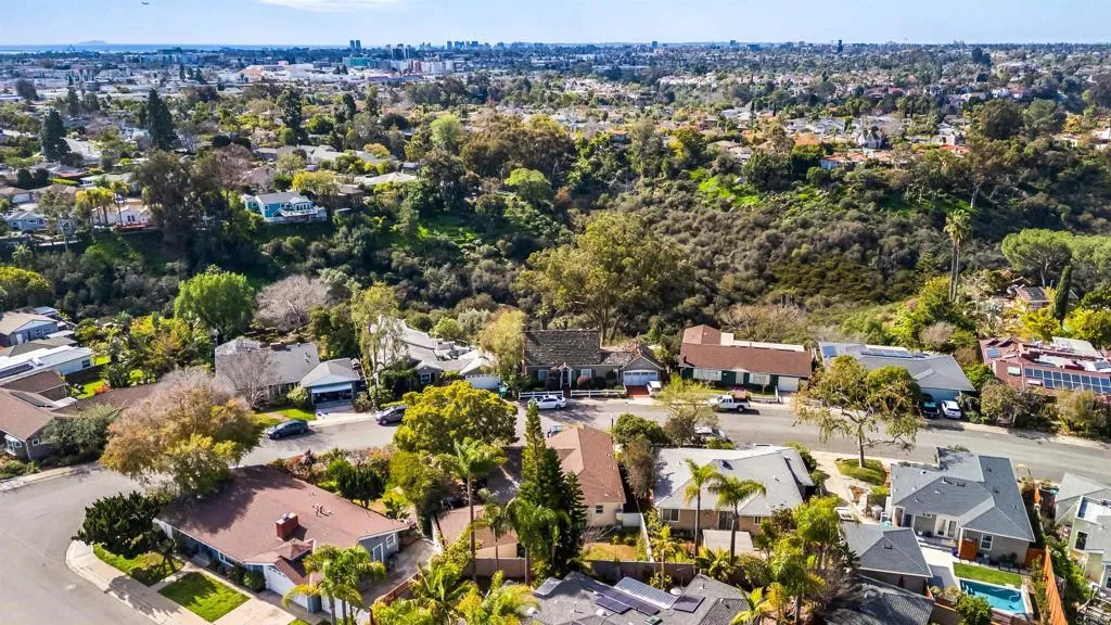 https://cdn.realtyfeed.com/cdn/127/306631495/1c69cf30998a2347c88d9db2a422b793.webp