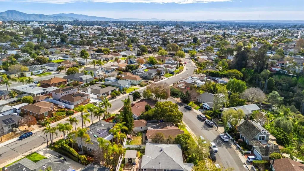 https://cdn.realtyfeed.com/cdn/127/306631495/73edc182a20de74067f6d215fa48341f.webp