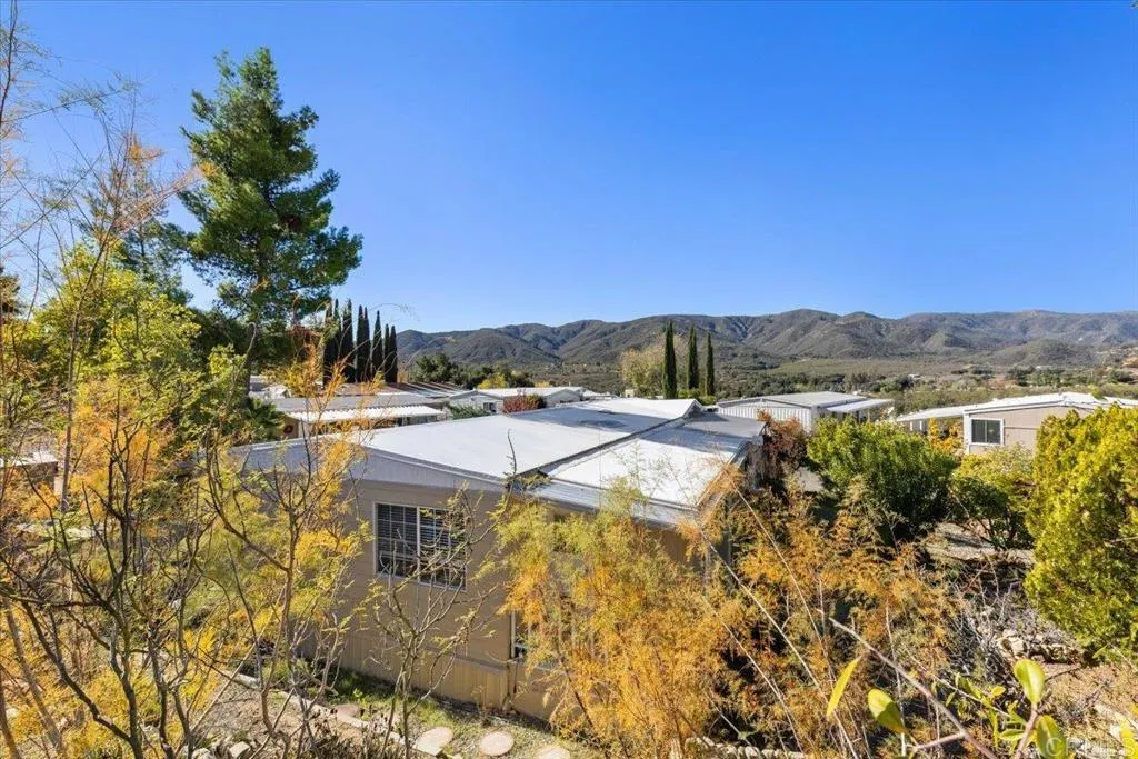 https://cdn.realtyfeed.com/cdn/127/306631532/f3ec1cfc96599a91b93ba29fb3905cb7.webp