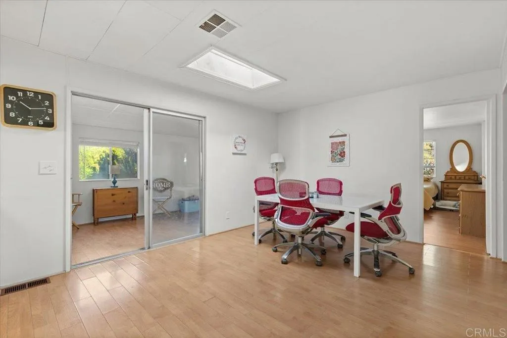 https://cdn.realtyfeed.com/cdn/127/306631532/ff0b3b7b4c101eb62f5bac71329d23b9.webp