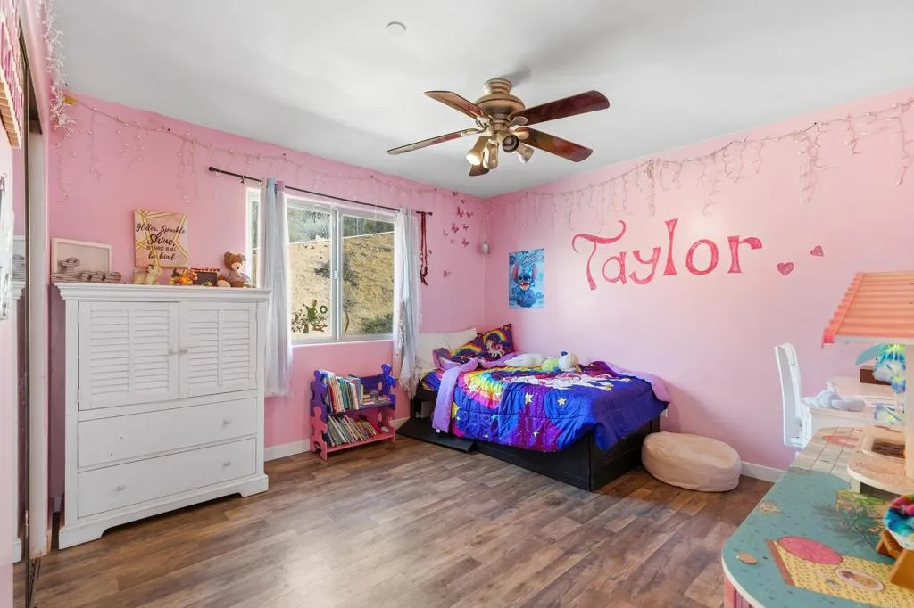 https://cdn.realtyfeed.com/cdn/127/306631560/102d9ac161416b4648afcc4370b2b41d.webp
