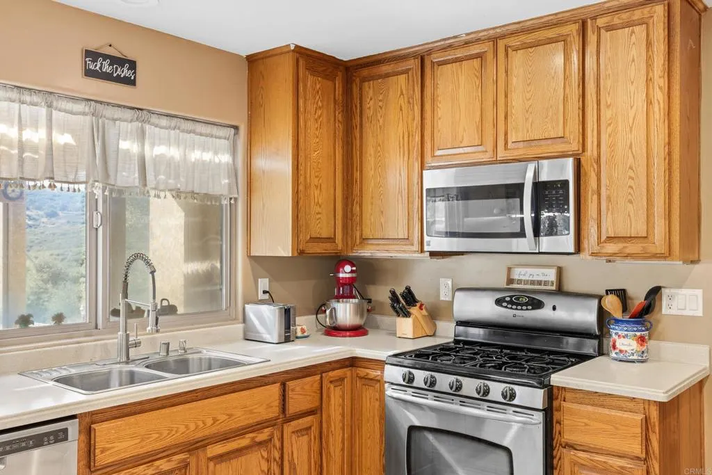 https://cdn.realtyfeed.com/cdn/127/306631560/2c9d9bdb248846e3a77f16066df2a6ef.webp