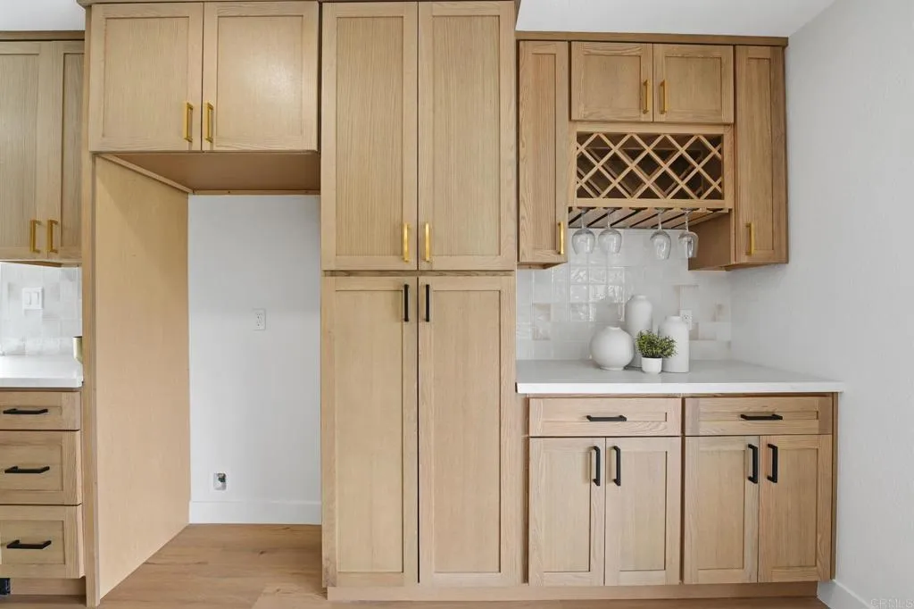 https://cdn.realtyfeed.com/cdn/127/306631565/82726f437fedccb91af408c21a30f74c.webp
