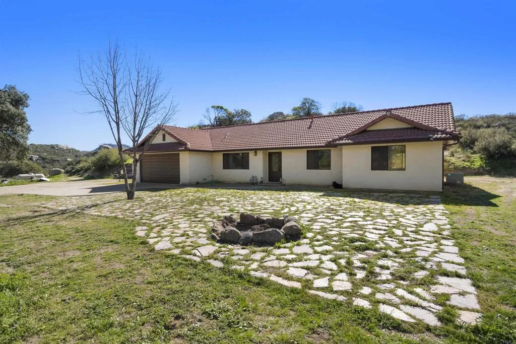 https://cdn.realtyfeed.com/cdn/127/306631572/03dd6993f03a0201f99dc800c3065689.webp