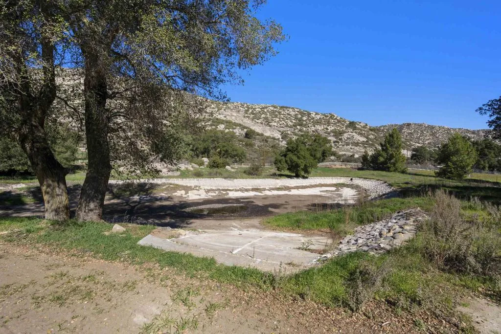 https://cdn.realtyfeed.com/cdn/127/306631572/2076ac74bafba3a25531f914552b5516.webp